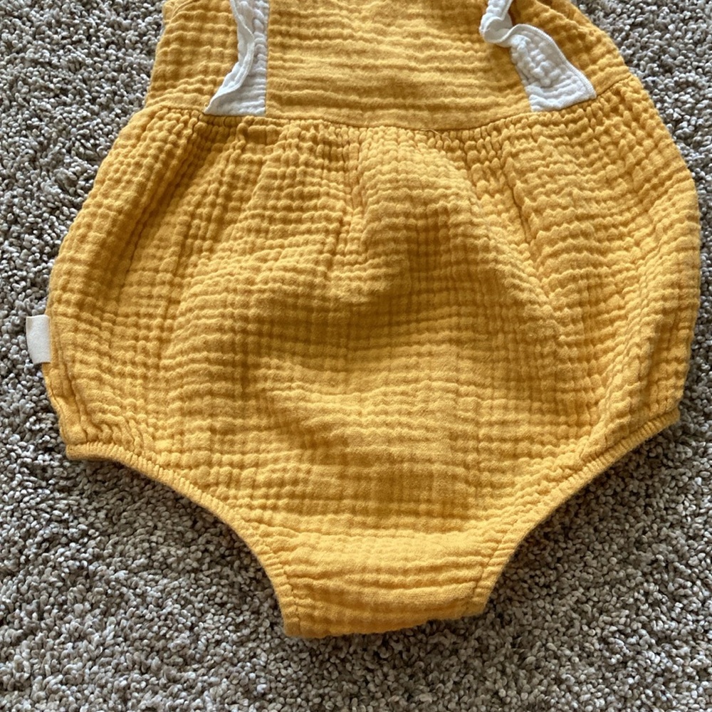 Rabbit + Bear Yellow One Piece Ruffled Romper, size 9-12 months - Picture 6 of 6